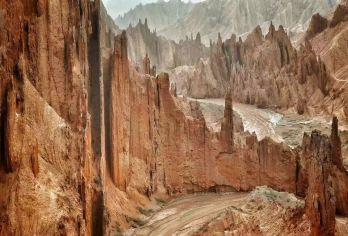 库车独库终点纪念碑+天山神秘大峡谷+克孜利亚胜景一日游【[精品小团]2人即发！越野车团！散客拼团！天天发团！轻松出行！】