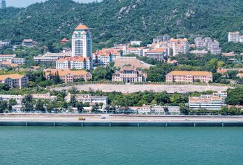 厦门环岛路+集美学村+大嶝岛一日活动【含接送+独立成团】【[当地公司 老牌地接]深耕厦门旅行20年，拥有完善的本地资源和专业团队，确保行程安全无忧。】