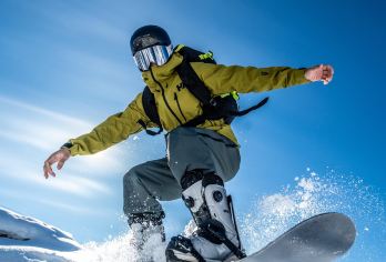 西安·翠华山冬季一日游【[国家4A级景区]首批国家地 质公园、国家森林公园，景区以秀美的湖光山色、罕见的山崩地貌而著称】