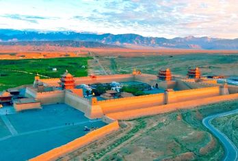 甘肃嘉峪关一日游：嘉峪关关城+悬壁长城+长城第一墩 #【历史底蕴深厚：嘉峪关关城、悬壁长城、长城第一墩为明代长城的重要组成部分，见证了古代军事防御的辉煌历史】