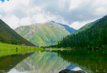 【8人团-森林·牧场·湖泊】徒步·香格里拉+无底湖跟团一日游【[乐玩新体验]可选本地向导带队，4-8人小团，轻松打卡各大网红点。】