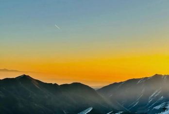 拉脊山+塔尔寺半日游【看日出•纯玩无购物】【1，达人带队，精选线路，深度体验，创新玩法，贴心管家，摄影帮手，路上美景随走随停！】