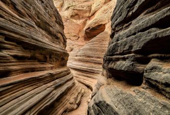 陕西榆林波浪谷+毛乌素沙漠+统万城+波罗古堡一日游英文服务【可提供英文及小语种导游服务-往返接送-可选导游-可代订门票】