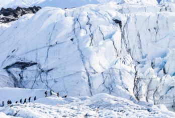 阿拉斯加安克雷奇·马塔努斯卡冰川徒步一日游<拒绝早起出游>【专业导游带领徒步马塔努斯卡冰川2小时，配冰抓鞋+安全帽】