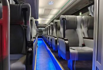 黄果树+天星桥+陡坡塘纯玩一日游【2+1保姆车，秋季特惠 】【[坐骑升级]2+1双排保姆车，配备USB接口，晚出行！】