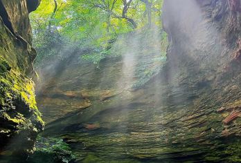 甘泉大峡谷+永宁古寨包车一日游【家庭出行 睡醒出发】【悬崖峭壁上的巍巍古寨,一 惊险， 刺激。一定能让您流连忘返。】