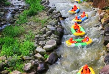 中越边境瀑布漂流群(九龙潭/野人谷漂流二选一）+东兴国门景区【中越边境风情】