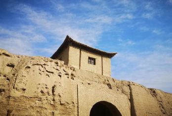 大话西游取景地/镇北堡影城+贺兰山岩画+中英文导游/包车O【全程中文/英文/小语种服务，沟通无障碍，景点可调】