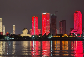 湘江游轮夜游+湖南省博物馆+橘子洲+岳麓书院1日【纯玩小团】【全程不购物·门票我们约/1人也发团·非4人以下地铁游/降噪无线耳麦·导游全程深度讲解·合理规划少排队】