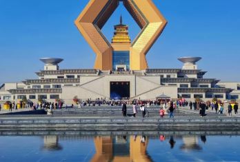 【8人小团】法门寺+乾陵+茂陵一日游【上门接送+可选素斋】【2-8人精致小团，西安三环内上门接送，赠双景区耳麦+纯玩无购物，把时间充分用在景区游览上。】