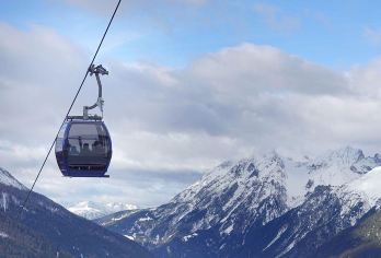 卡尔加里/班夫往返：班夫国家公园深度游：拼团/两人成团【[多样景观]涵盖峡谷、瀑布、山脉、湖泊和独特岩石等多种自然景观，短时间内体验加拿大落基山脉壮丽风光】