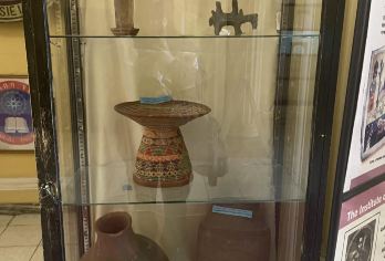 埃塞俄比亚&亚的斯亚贝巴一日游【火山湖泊与修道院自然文化线】【探秘城市边缘的火山秘境！漫步古老火山口湖，寻访悬崖之巅的千年修道院，在湖光山色间感受自然与信仰的交融】