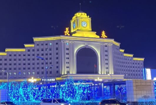 长春净月潭+长影旧址博物馆+这有山包车一日活动【春城旧事中的百年尘埃，长是绵长的长，春是逢春的春】