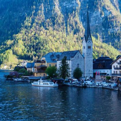 奥地利哈尔施塔特小镇+高萨湖+集市广场一日游【中文包车】