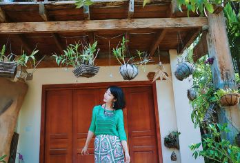 【亲子必选·精品小团】曼掌村深度文化一日行：当非遗小传人【沉浸式非遗手作体验工坊： 古法造纸、慢轮制陶、傣锦编织、贝叶经刻写 等，亲手创造独一无二的傣族记忆】