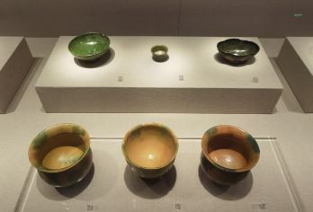 成都博物馆半日游【蜀小匠1.5H深度精讲可含门票+蓝牙耳麦】【专业导游深度解读成都千年文明，揭秘古蜀至近现代的文化精髓与珍贵藏品】