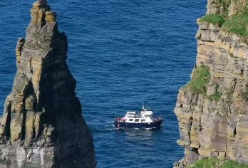 都柏林往返：莫赫悬崖+爱尔威洞穴【10小时包车一日游】【包车游不拼车|中文司机服务|景点可调|可定制多日游】