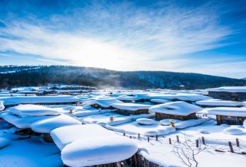 【VIP通道◆6人小团◆雪地摩托】中国雪乡+亚布力滑雪一日游【雪乡大门票/景区倒站车/亚布力激情滑雪（含装备）/自驾雪地摩托/雪韵大街等20余项全含】