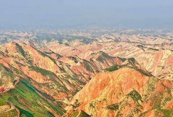 水墨丹霞景半日游 可上门接送 可选门票观光车全含 早午班随选【水墨丹霞市区往返直通车，可选早班或午班，直达景区。】