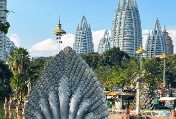 西双版纳原始森林+基诺山寨+告庄西双景一日游中英文服务【雨林穿越探秘，基诺民俗寻踪，告庄星光夜市，佛塔辉映傣韵】