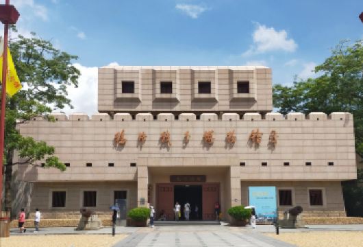 东莞松山湖+南社明清古村落+鸦片战争博物馆一日活动【上门接送】【私家旅行：一单一团，不拼客，专属旅行； 品质服务：5座/7座车上门接送，专职司机护航】