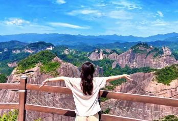 桂林丹霞八角寨一日游【看雪景雾凇+门票+半山滑道+观光车】【桂林登山好去处】