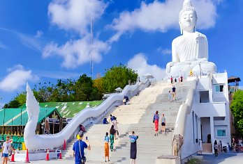 普吉岛山顶大佛一日游【观景台+查龙寺+普吉镇+导游+接送】【参观重要佛寺普吉大佛感受佛教文化气息】
