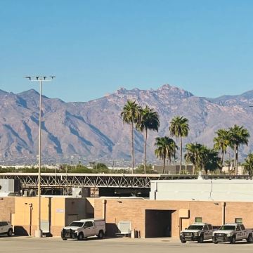 美国凤凰城-往返图森-历史文化线-包车精选