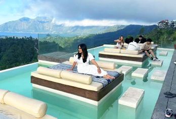 巴厘岛火山温泉一日游【远眺火山可选梯田/圣泉寺/越野ATV】【圣泉寺、乌布皇宫市场、大秋千、梯田、spa多种套餐任意搭配】