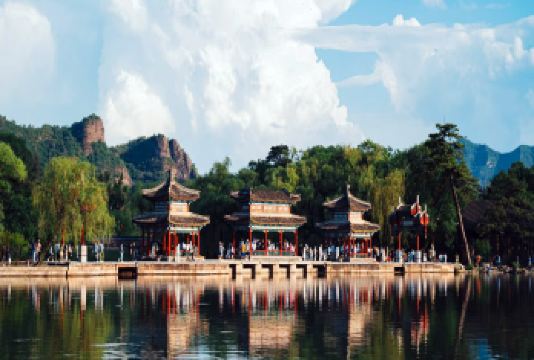 避暑山庄【人工讲解& 无购物&带您走进皇家园林】【[大咖讲解]深度解析避暑山庄，讲述不一样的避暑山庄】