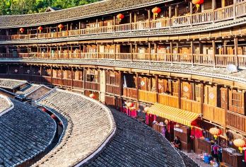 【包车游】永定土楼大鱼海棠拍摄地+五云楼+侨福楼+漳州出发【[独立成团]一单一团不拼团，一团一车不拼车！行程可调！】