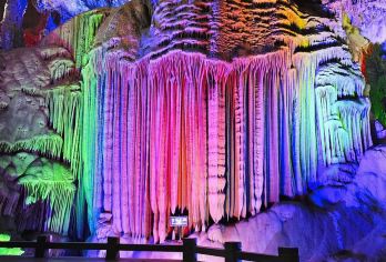 阳朔银子岩半日游【县城1天2班往返车+门票+喀斯特地貌溶洞】【探访世界岩溶艺术宝库】