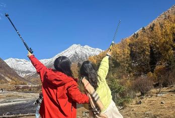 阿尔沟一日游【徒步领奖牌·红叶彩林·雪山·溪流·草甸】【[户外徒步]徒步领奖牌，户外轻徒步，难度适中，拥抱自然】