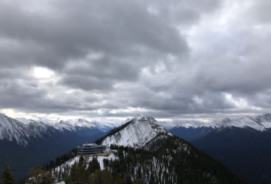 加拿大卡尔加里-班夫镇-弓河瀑布-朱砂湖【中文包车自由行】【中文专车出行，行程自己定义，无需等待，专属贴心服务，尽享惬意旅程】