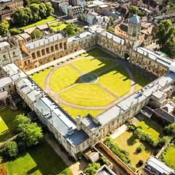 英国牛津2小时精讲·温莎城堡（含门票）一日游【伦敦当地华旅】