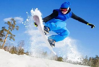 北京云佛滑雪场一日游【车费+雪票+雪具+滑雪险 全天畅滑】【一站式服务：专业领队，享受景区旅行社快速通道，专业客服为您解答。】