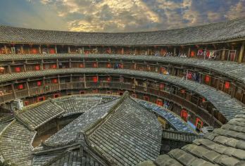 福建土楼(永定)景区一日游纯玩无套路+深度讲解+2人起成团【纯玩无购物，自家车队自家发团】