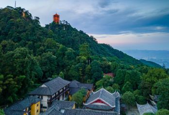 重庆缙云山纯玩包车自由行一日游+可定制行程【重庆本土旅行社无惧任何对比模仿，车辆运营证件齐全、车新车况优良，只为您少一份旅途疲劳。】