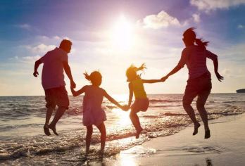 陵水疍家赶海湾一日游含往返船票（南湾猴岛赶海体验约2小时）【真正胥家赶海，含工具，专职教练】