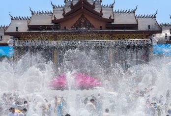 从西双版纳出发：西双版纳傣族园包车一日游【不用拼车，专享包车自由出行!】