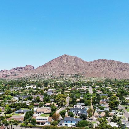 美国凤凰城动物园+沙漠植物园+石中洞包车【中文司机】