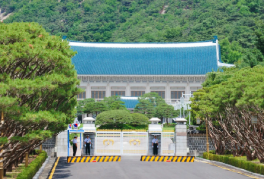 【漫步校园，重返青春时光】清溪川+青瓦台+广藏市场+南山公园【告别语言和交通的烦恼，纯玩，开启街头美食探险的完美起点】