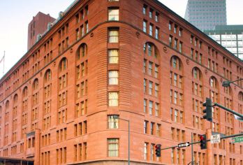 美国丹佛洛矶山一日游【包车中文司导609653517996】【亲临著名的红岩剧场，深入落基山国家公园】