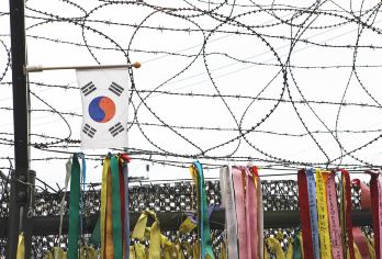 坡州DMZ非武装地带包团游：太阳的后裔同款美军基地+第三隧道【格里夫斯营地｜《太阳的后裔》拍摄地，参观原美军基地遗迹、旧营房、弹药库等，感受历史沉淀。】