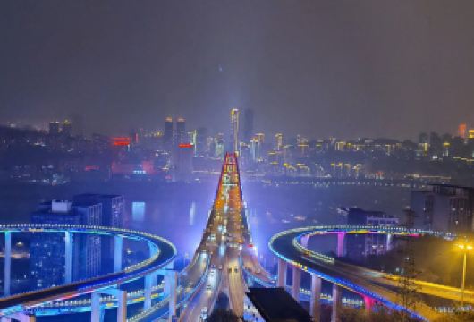重庆两江四岸夜景游【8D魔幻山城夜游含随车讲解|观音桥乘车】【[路线特色]跨过重庆两江四岸＆穿越渝州灯火时空】