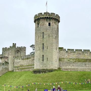 英国伦敦出发华威城堡-莎士比亚出生地-牛津街一日游
