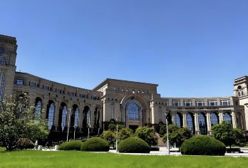 复旦大学【邯郸校区】【当日可进 14岁以下免预约入校自由行】【[特别提醒]自由行产品、无需集合、14周岁 含14周岁以下不要下单、跟随成人入校即可。】