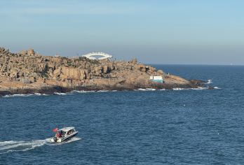 福建平潭岛+猴研岛+看海上风车一日游【纯玩包车+上门接送】【[省心无忧，专属服务]酒店上门接送，无缝开启旅程；享受小团的灵活与私密，游玩时间充足，节奏更松弛。】