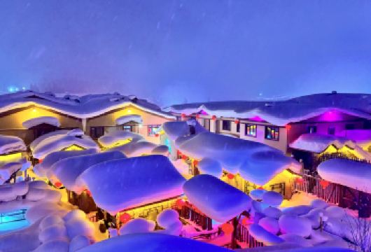 【雪乡纯玩一日游◆一价全含◆无套路◆航拍vlog◆巴士含餐】【亮点一：[纯玩◆无购物]不换车，不换向导，不换团友。】