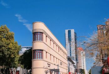 云南陆军讲武堂+翠湖公园+昆明老街+官渡古镇+斗南花市一日活动【[行]8人内商务小团，city walk昆明城市之美】